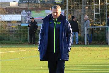 KSC-Trainer Ahmet Kahya muss wegen sechs Coronafällen nicht nur das Spitzenspiel gegen den SV Langschede absagen.  