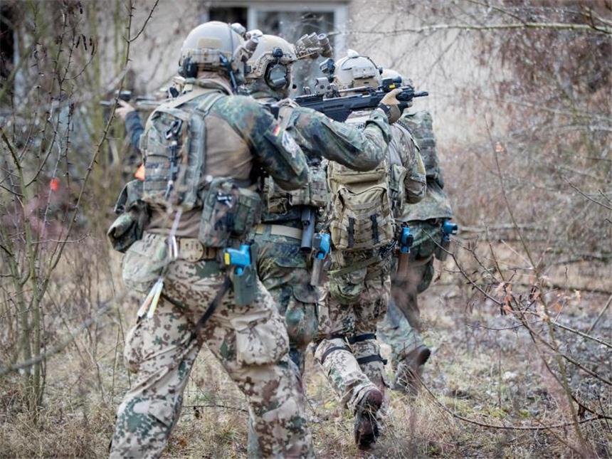 Nazi-Verdacht gegen Bundeswehr-Elitetruppe KSK KSK-Soldaten beim Training. Foto: Kay Nietfeld