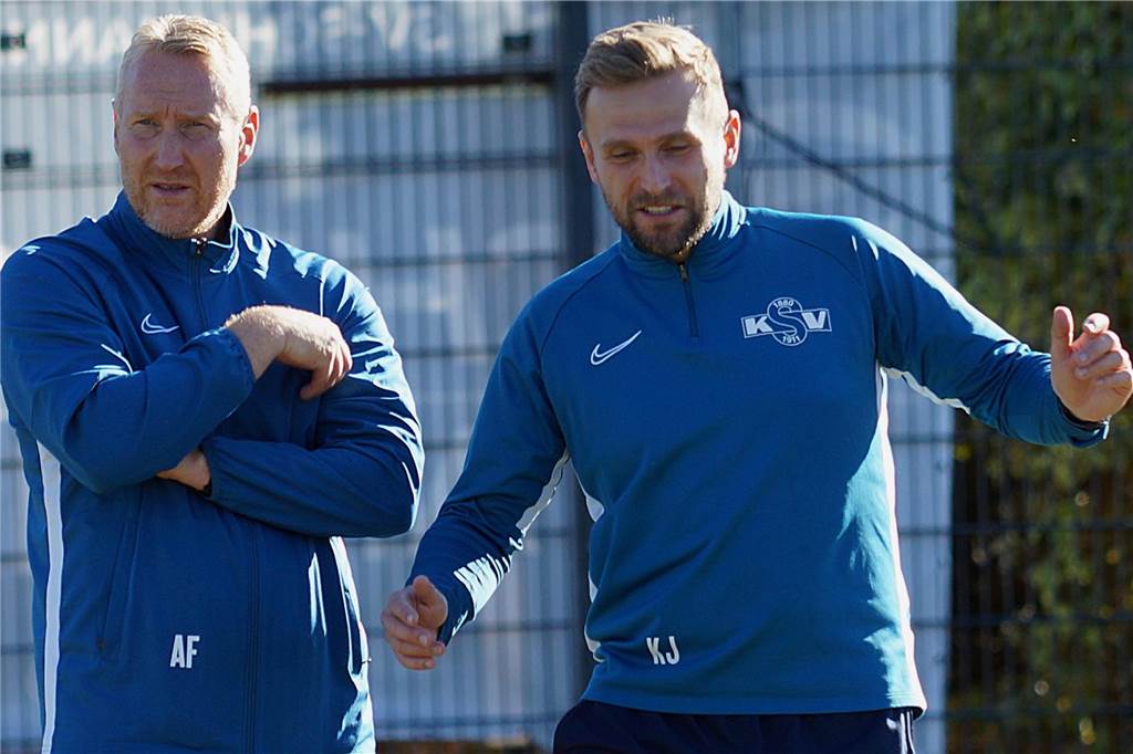 KSV-Coach Feiler (l.) mit seinem Co Kevin Jagusch.