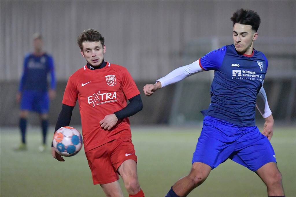 Von der Landesliga zum Kreisliga-Schlusslicht: Werner SC verliert Spieler an den TSC Kamen Kubilay Kanar (r.) kam beim Werner SC lediglich zu Saisonbeginn in Testspielen zum Einsatz. Der 20-Jährige wechselt nun zurück zum TSC Kamen.