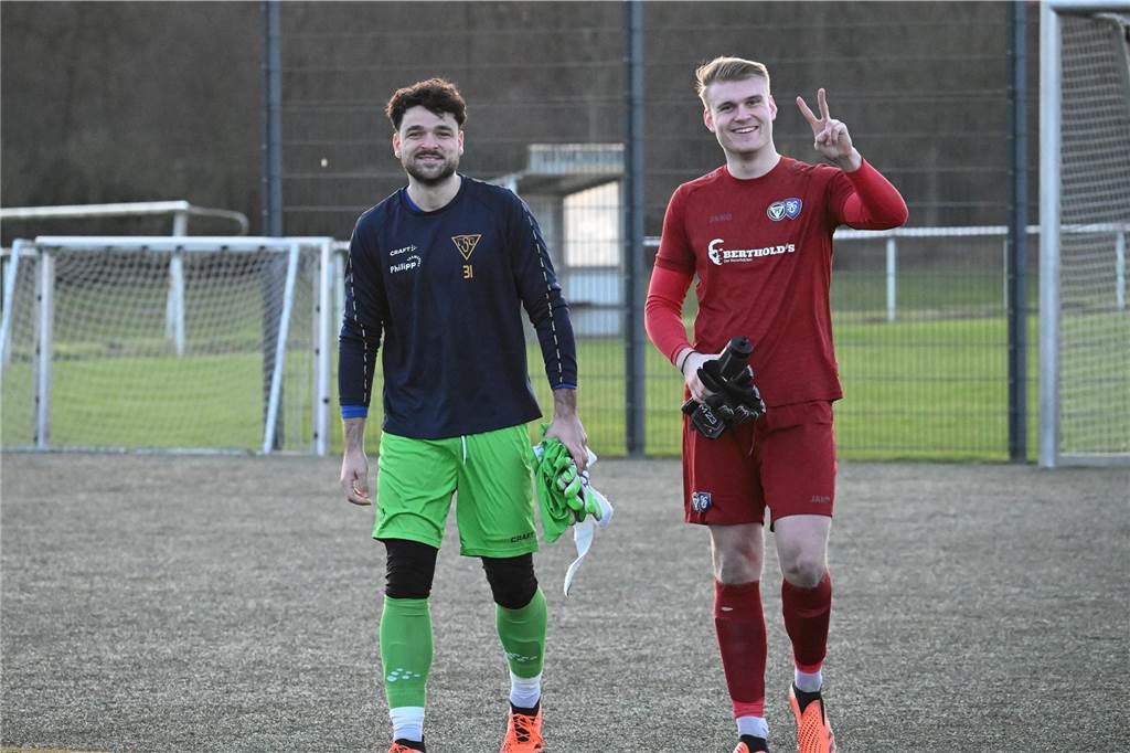 Rückkehr zum TuS Haltern: Leonhard Backmann-Stockhoffe übernimmt eine Doppel-Rolle Künftig wieder Teamkollegen: Leonhard Backmann-Stockhofe (l.) und Maurice Mecking, hier bei einem Testspiel im Februar zwischen der TSG Dülmen und dem TuS Haltern.