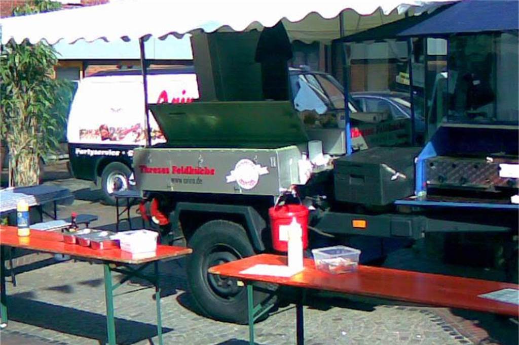 Eintopf und Liebe: Threse und Heinz Arira sagen dem Wochenmarkt Adieu Die Arira-Gulaschkanone