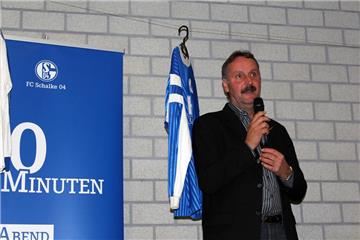 Kult-Trainer Peter Neururer erzählte unzählige Erinnerungen und Anekdoten.