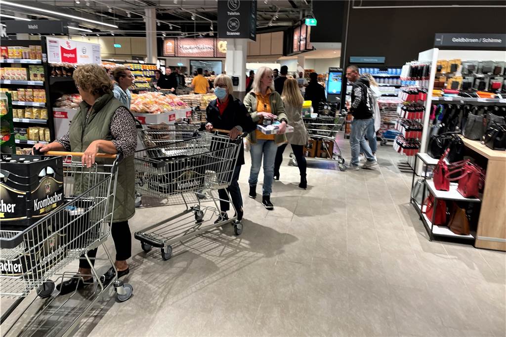 Entlassungen bei Globus: Gewerkschaft hat sieben Fälle auf dem Tisch Globus eröffnete am Donnerstag (15.9.2022) eine neue Markthalle in Castrop-Rauxel. Es war das vierte SB-Warenhaus im Ruhrgebiet, das 61. in Deutschland. In den ersten Tagen kamen viele Kunden.