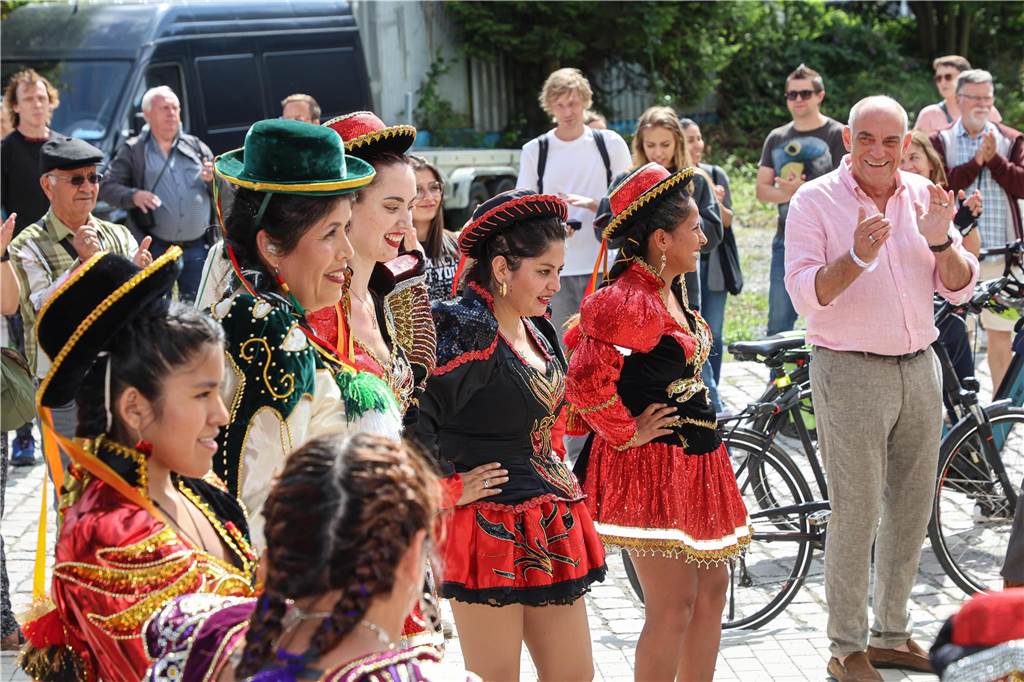 Kunst, Kultur, Musik und jede Einblicke in die Zukunft des Hafens und wie sehr er sich bereits gewandelt hat, gab es beim 11. Hafenspaziergang am 26.8. am Dortmunder Hafen.