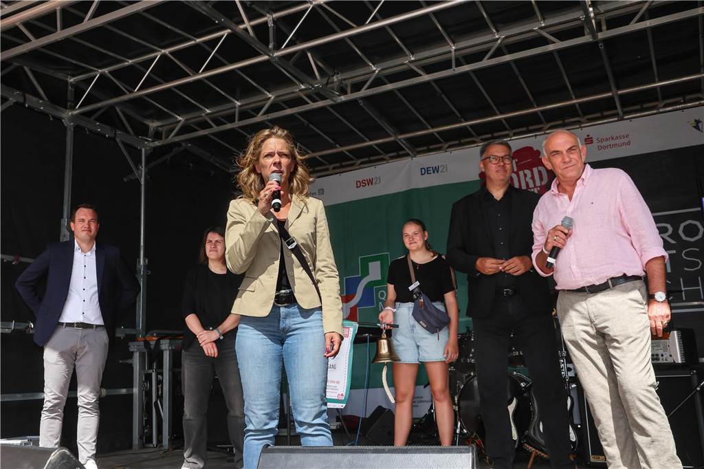 Kunst, Kultur, Musik und jede Einblicke in die Zukunft des Hafens und wie sehr er sich bereits gewandelt hat, gab es beim 11. Hafenspaziergang am 26.8. am Dortmunder Hafen.
