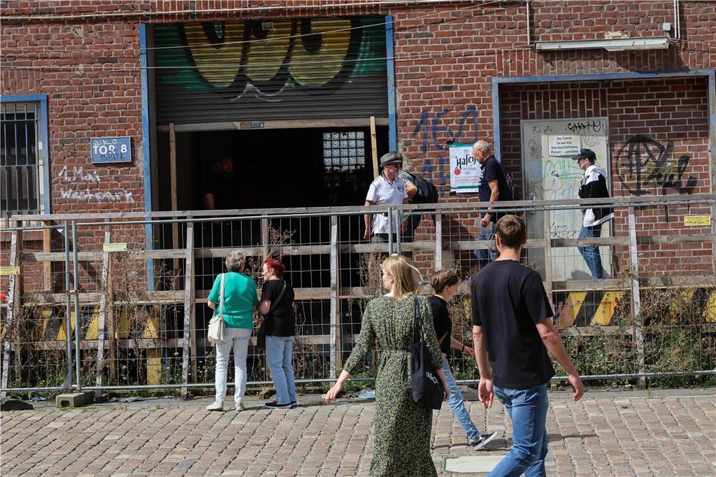 Kunst, Kultur, Musik und jede Einblicke in die Zukunft des Hafens und wie sehr er sich bereits gewandelt hat, gab es beim 11. Hafenspaziergang am 26.8. am Dortmunder Hafen.