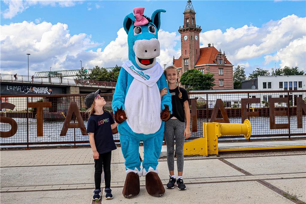 Kunst, Kultur, Musik und jede Einblicke in die Zukunft des Hafens und wie sehr er sich bereits gewandelt hat, gab es beim 11. Hafenspaziergang am 26.8. am Dortmunder Hafen.