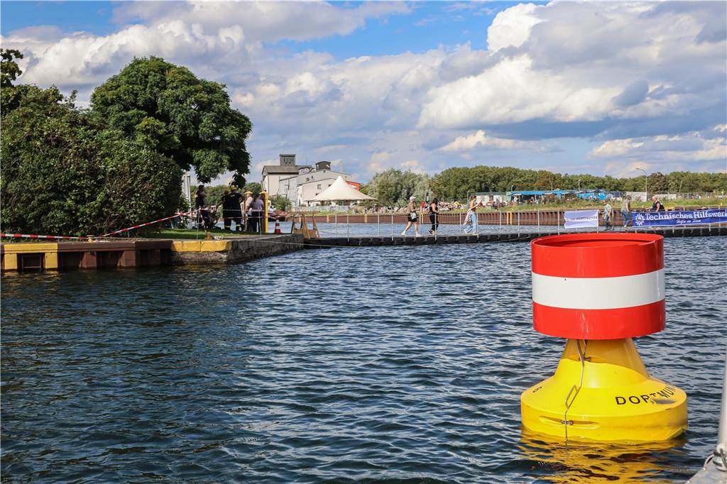 Kunst, Kultur, Musik und jede Einblicke in die Zukunft des Hafens und wie sehr er sich bereits gewandelt hat, gab es beim 11. Hafenspaziergang am 26.8. am Dortmunder Hafen.