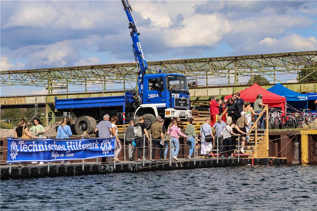 Kunst, Kultur, Musik und jede Einblicke in die Zukunft des Hafens und wie sehr er sich bereits gewandelt hat, gab es beim 11. Hafenspaziergang am 26.8. am Dortmunder Hafen.
