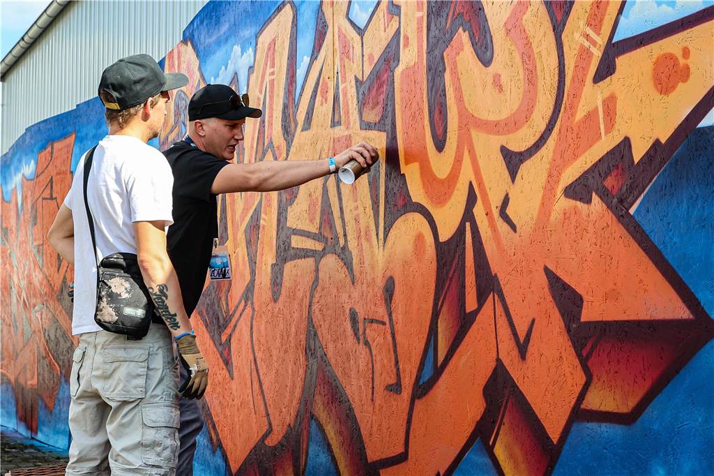 Kunst, Kultur, Musik und jede Einblicke in die Zukunft des Hafens und wie sehr er sich bereits gewandelt hat, gab es beim 11. Hafenspaziergang am 26.8. am Dortmunder Hafen.