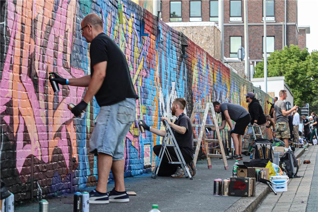 Kunst, Kultur, Musik und jede Einblicke in die Zukunft des Hafens und wie sehr er sich bereits gewandelt hat, gab es beim 11. Hafenspaziergang am 26.8. am Dortmunder Hafen.