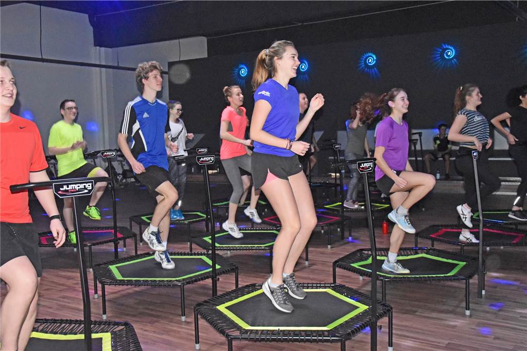 Gegen Corona: Feel Fit investiert hohen Betrag in Luftreinigungs-Anlage Kurse sind derzeit live im Fitnessstudio nicht möglich. Es gibt einige Online-Angebote.