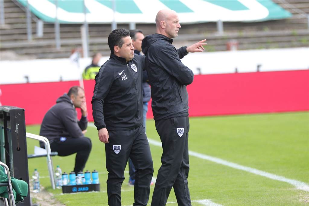 Kurtulus Öztürk ist wieder Co-Trainer einer Profimannschaft in der dritten Liga Kurtulus Öztürk und Marco Antwerpen werden nun auch in Braunschweig wieder zusammenarbeiten.