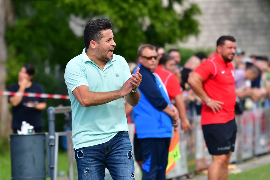 Zwei Spiele, sechs Punkte - und trotzdem Unzufriedenheit: Werner SC hadert mit Schwankungen Kurtulus Öztürk feuert sein Team an