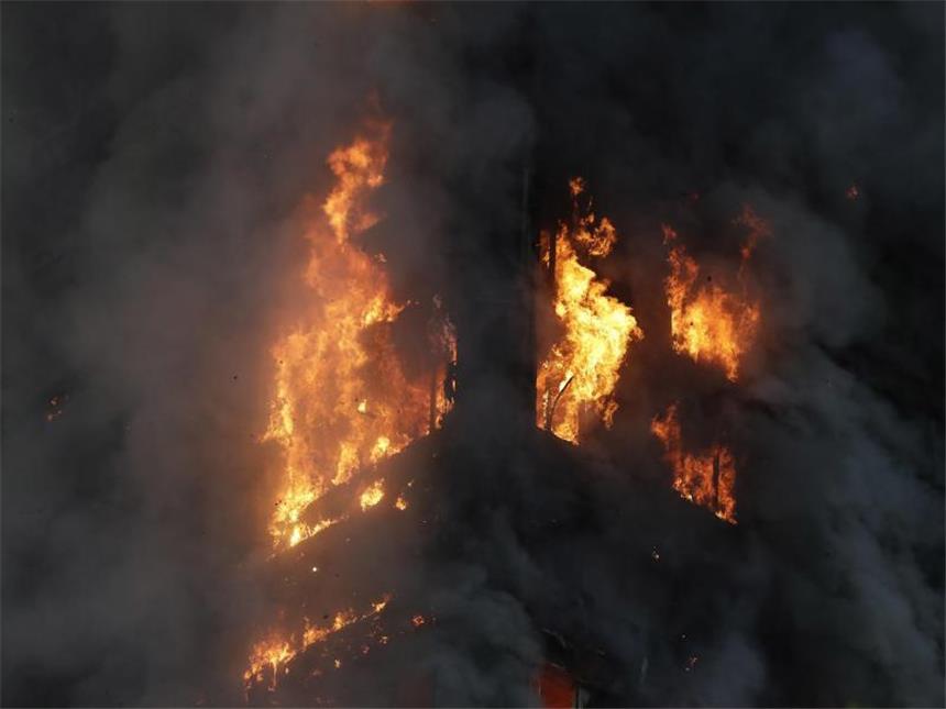 Zwölf Tote bei Feuerdrama in Londoner Hochhaus Kurz nach 01.00 Uhr (Ortszeit) ging der Alarm ein. Foto: Matt Dunham