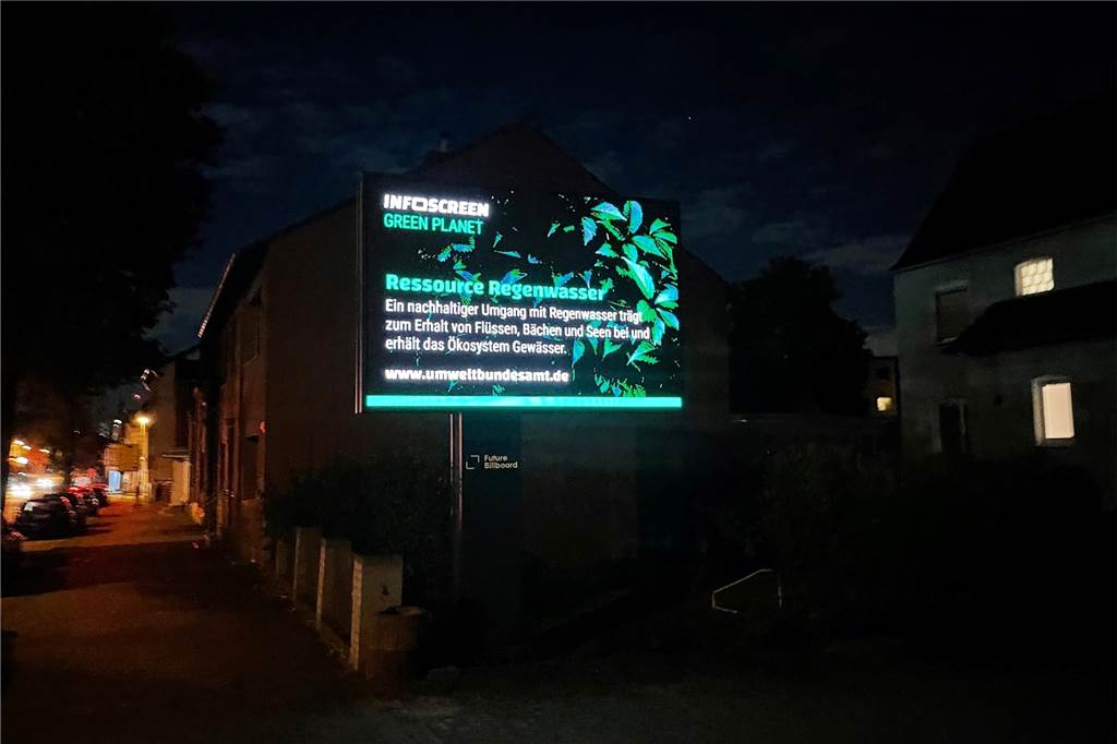 Energiespar-Verordnung in Lünen: Nicht alle Lichter gehen aus nach 22 Uhr Kurz vor 22 Uhr an der Borker Straße: Das LED-Display der modernen Werbetafel zeigt im 10-Sekunden-Wechsel Werbebotschaften, unter anderem auch vom Bundesumweltamt. Um punkt 22 Uhr schaltet sich die Werbeanlage aus, wie die Verordnung es vorschreibt.