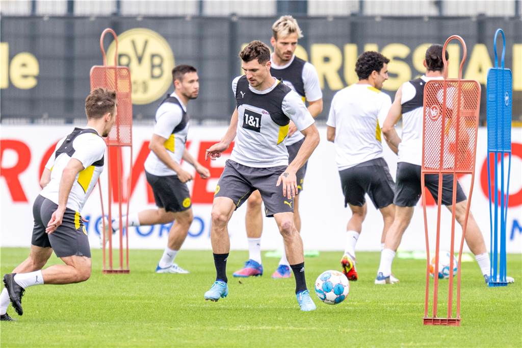 BVB-Spielerzeugnis: Thomas Meunier erst im Aufwind, dann verletzt Kurz vor Saisonschluss gab Meunier sein Comeback im BVB-Mannschaftstraining.