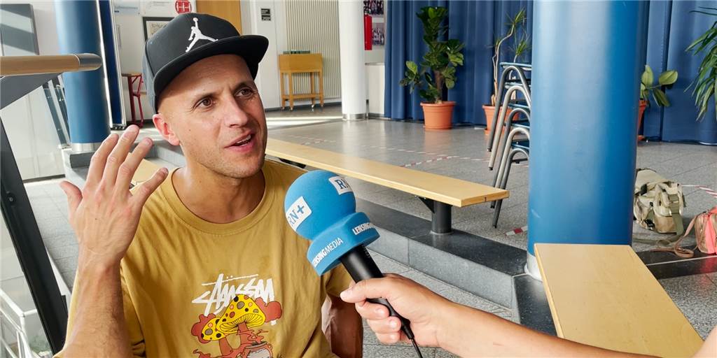Milow in Selm: Video-Interview kurz vorm Auftritt beim Stadtfest Kurz vor seinem Auftritt beim Stadtfest hat Milow in Video-Interview verraten, warum er gerne in Städten wie Selm spielt.