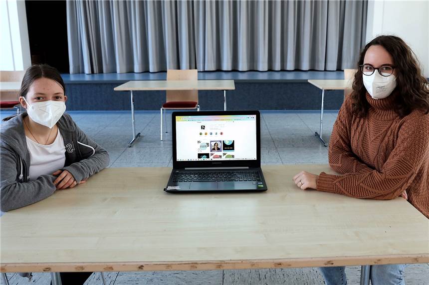Die Jünger des Internet-Zeitalters: Evangelische Jugend auf Instagram Kyra Arnold (r.) und Michelle Dorendorf gehören zum Team, das den Account juenger_haltern der evangelischen Gemeinde betreibt.