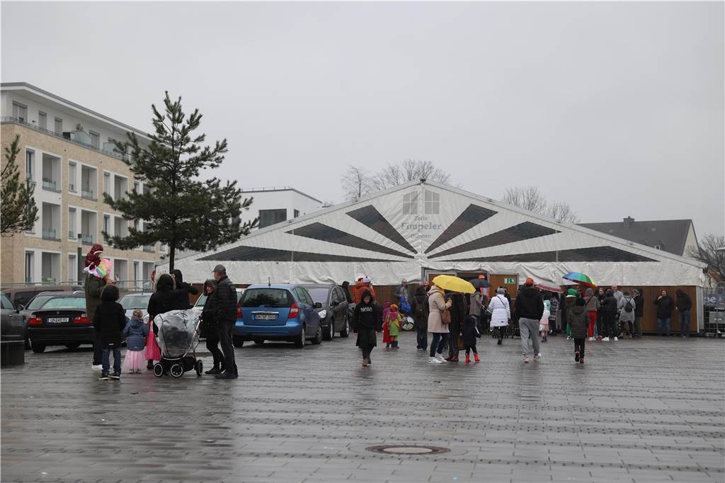 Lachende Gesichter, staunende Kinderaugen und viele bunte Kostüme beim Kinder-Karneval in Selm am Samstag, 19. Februar.