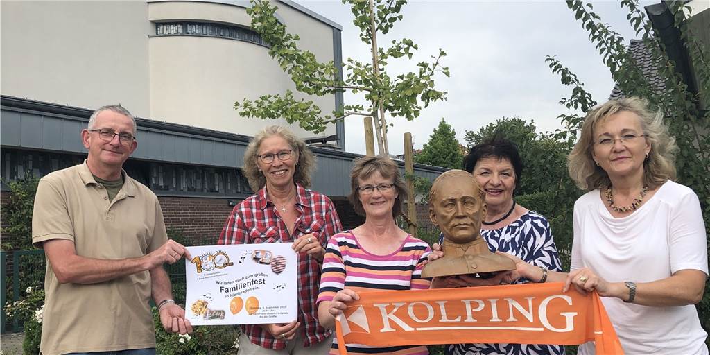 100 Jahre Kolping Horstmar/Niederaden: Familienfest und Tiere für Afrika Laden zum bunten Familienfest anlässlich 100 Jahre Kolpingsfamilie Lünen-Horstmar/Niederaden ein: Die Vorstandsmitglieder Michael Erpelding (v.l.), Monika Rolfes, Christiane Symma, Marie Vinke-Müller und Ursula Naßwetter.