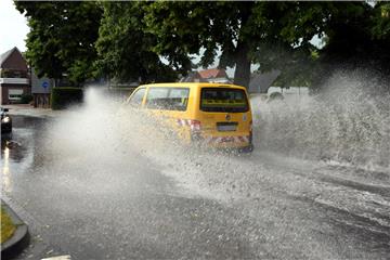 Land unter auf der Stadtlohner Straße in Wüllen zwischen Vissingkamp und Spieker.