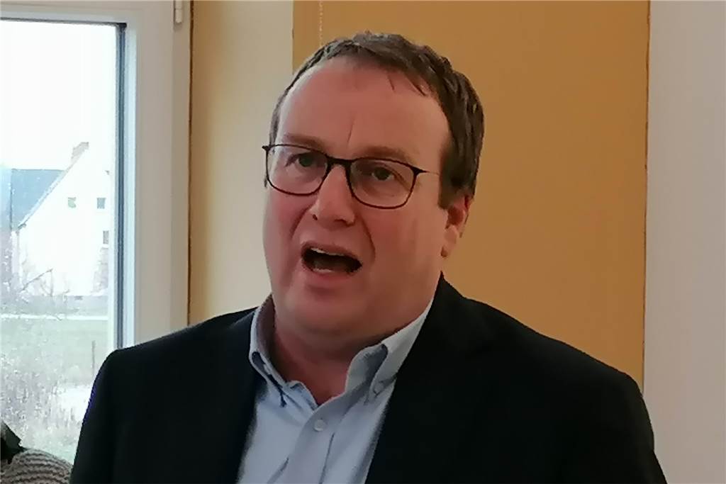 Emscher-Auen: Nach Ausbau Platz für sieben Millionen Badewannen Wasser NRW-Umweltminister Oliver Krischer