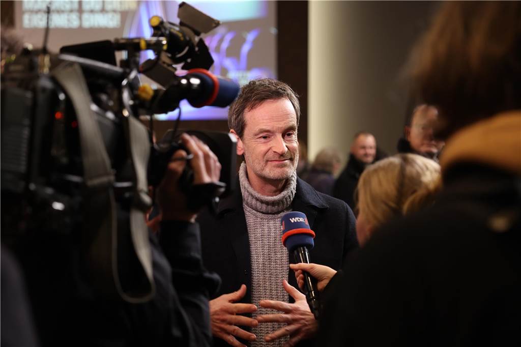 Lange bevor die neue Dortmunder Tatort-Folge im Fernsehen zu sehen sein wird, durften schon die ersten Neugierigen in der Lüner Cindworld die Premiere sehen. Mit dabei war auch das Tatort-Team rund um Hauptdarsteller Jörg Hartmann.