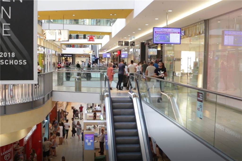 Wie uns die Thier-Galerie zum Einkaufen verführt Lange Blickachsen können helfen, sich einen Überblick über die Geschäfte und Rolltreppen zu verschaffen.