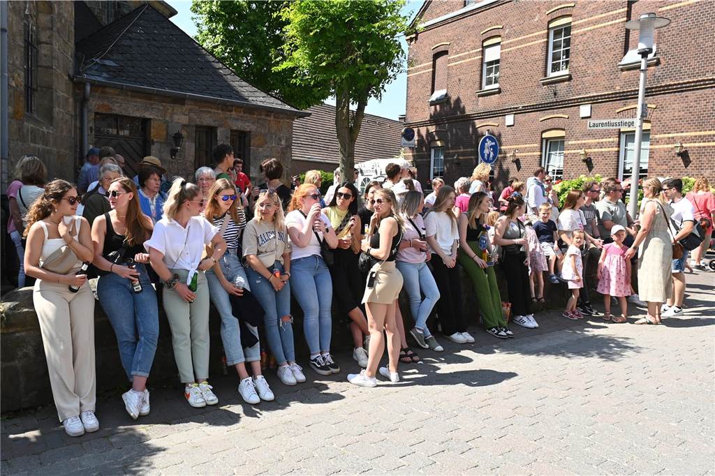 Lange mussten die Lembecker Schützenfreunde auf ihr geliebtes Fest warten. Die Parade am Sonntag war ein optischer Höhepunkt, bevor am Montag der neue König ermittelt wird.