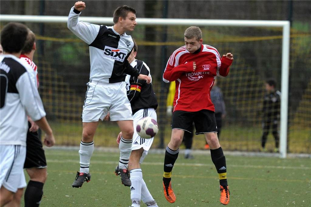 Ex-Brambaueraner Urgestein zurück an alter Wirkungsstätte Lange Zeit gab Fabian Otto vollen Einsatz für den BV Brambauer, hier im A-Liga-Derby gegen den VfB Lünen im Jahr 2011.