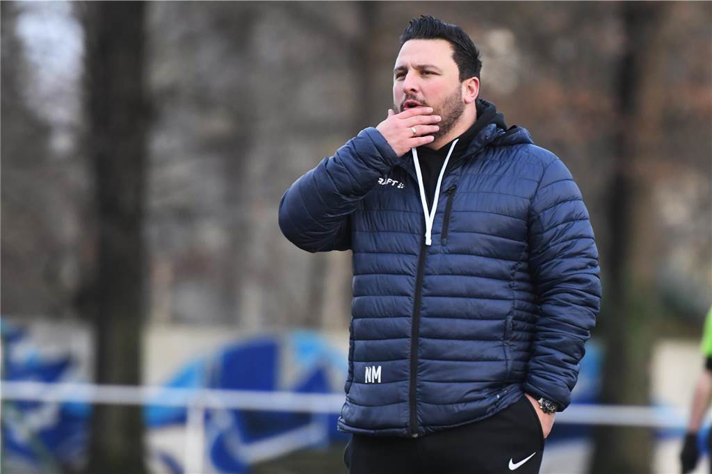 Hier rollt am Ostermontag der Ball im Kreis Recklinghausen Langenbochums Coach Nassir Malyar und sein Team wollen sich beim Königsborner SV für die unglückliche Hinspielpleite revanchieren.