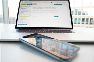 Laptop oder Smartphone können sich steuerlich bezahlt machen. Werden die Geräte beruflich genutzt, können sie als Werbungskosten geltend gemacht werden. Foto: Robert Günther