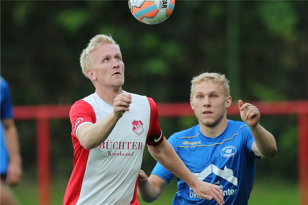 Merklinder Ikone schließt Rückkehr zum Fuchsweg komplett aus Lars Blank (l.) kam 2013 aus Bochum zum SuS Merklinde an den Fuchsweg. Vor der Saison 2020/21 verabschiedete er sich in Richtung SuS Wilhelmshöhe.