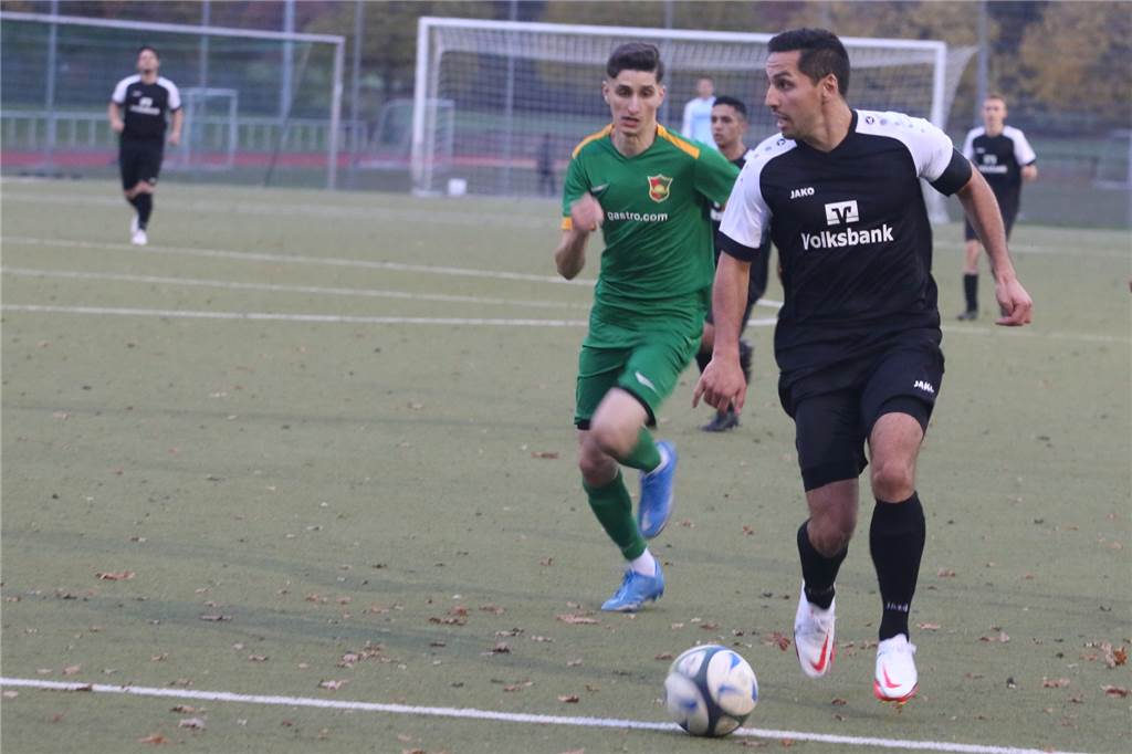 Riesen-Überraschung: SuS Olfen ringt Spitzenteam FC Roj nieder – „Wir sind noch lange nicht tot“ Lars Meier besiegelte mit dem zweiten Treffer für den SuS Olfen den Sieg seiner Mannschaft.