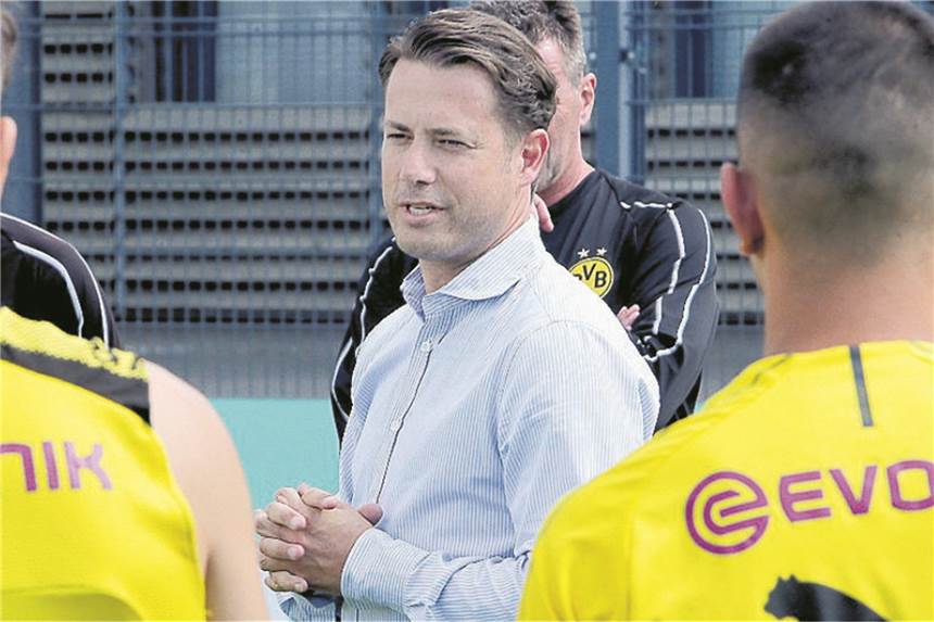 Vereine stimmen gegen Neustart der Junioren-Bundesligen - Wie hat der BVB gestimmt? Lars Ricken hätte mit dem BVB gerne weitergespielt.
