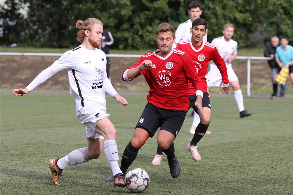 Leistungsträger des FC Nordkirchen: „Es macht extrem Spaß, in dieser Mannschaft zu spielen“ Lars Rustige (l.) kann den Saisonstart kaum abwarten.