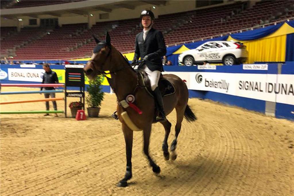 „Echt gruselig“: Reiterfamilie Volmer aus Legden war bis zum Abbruch beim Signal Iduna Cup Lars Volmer erlebte in Dortmund aufgrund des Coronavirus ein ganz besonderes Turnier.
