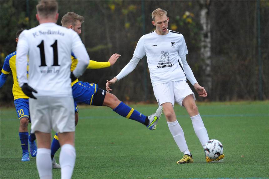Alle Ergebnisse vom Wochenende: FC Nordkirchen gewinnt fast zweistellig, PSV Bork verliert Derby Lars Wannigmann und der FC Nordkirchen feierten in der Bezirksliga ein Schützenfest.