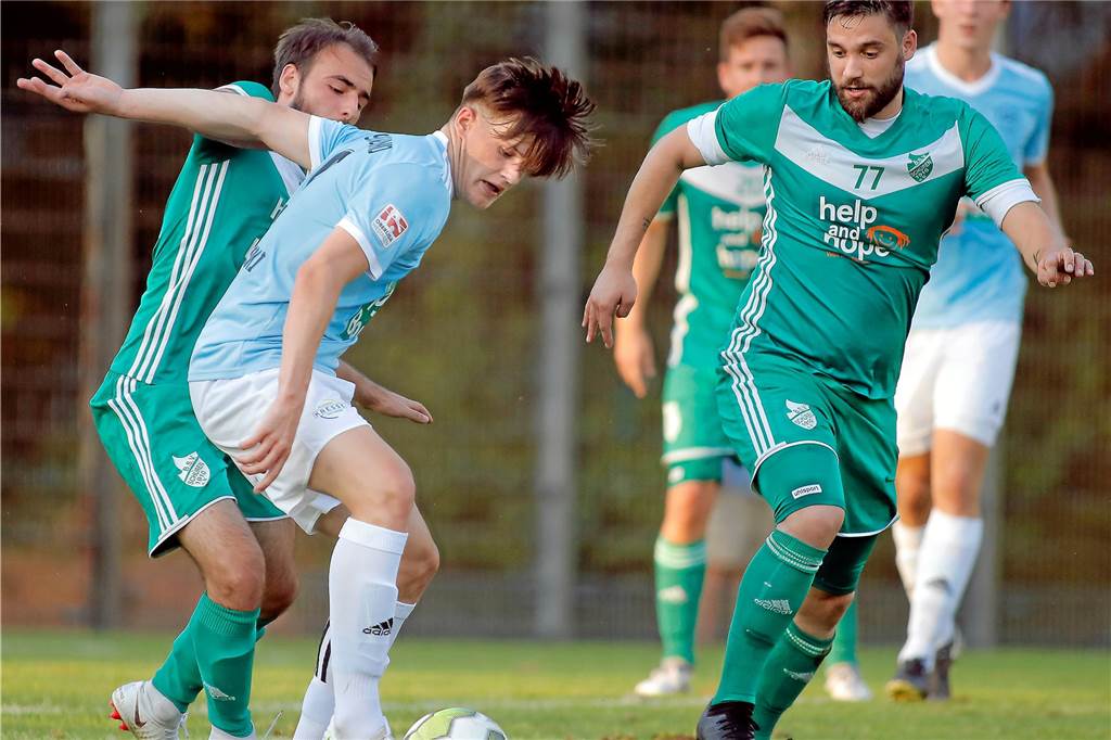 ASC-Topspieler Warschewski spielt in der Zweiten: "Schmollen bringt keinem etwas" Lars Warschewski (2.v.r.) spielte im Bezirksliga-Team.