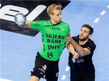 Lasse Mikkelsen (l) spielt in der nächsten Saison für Melsungen. Foto: Lukas Schulze