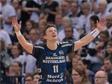 Lasse Svan holte elf Treffer für Flensburg im Spiel gegen Lübbecke. Foto: Axel Heimken