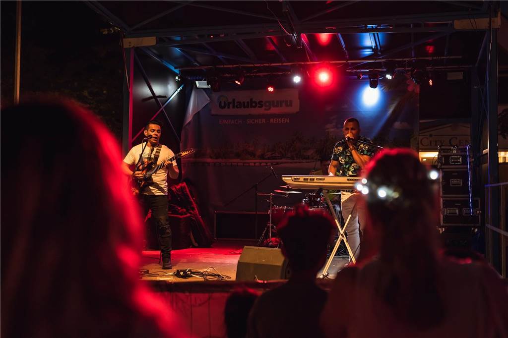„Selm karibisch“ hat Premiere: Sand, Rum, Schatzsuche und Bratwurst Latino Total gastiert bei "Selm karibisch".