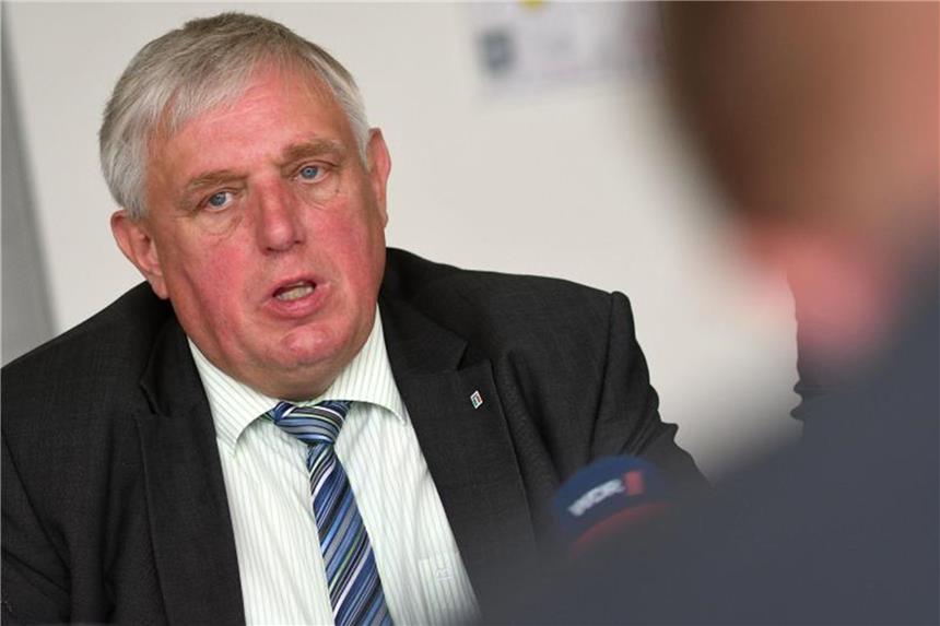 NRW startet mit Landarztquote: Hohe Strafen für Trickser Laumann stellt Gesetz für Landarztquote im Medizinstudium vor. Foto: Henning Kaiser/Archiv