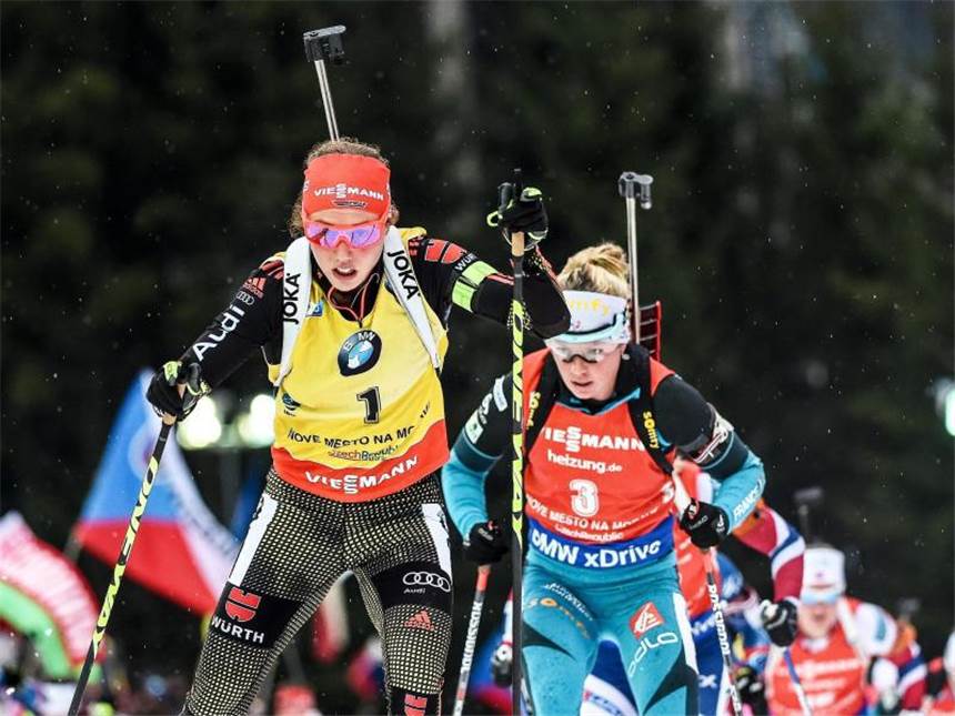 Biathleten Dahlmeier und Schempp laufen aufs Podest Laura Dahlmeier (l) überzeugte mit der besten Laufleistung aller Starterinnen. Foto: Filip Singer