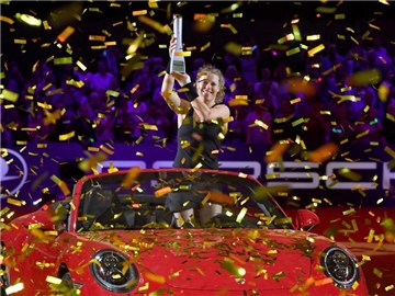 Laura Siegemund triumphierte beim WTA-Turnier in Stuttgart. Foto: Bernd Weissbrod