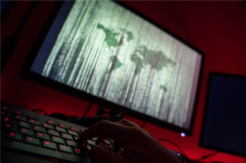 Kiloweise Rauschgift per Post: Drogenkurier fliegt in Ahaus auf Laut Anklageschrift haben die Hintermänner die Drogen im Darknet verkauft und der 23-jährige Angeklagte hat diese Bestellungen in Briefen in Ahaus in zwei Briefkästen eingeworfen.