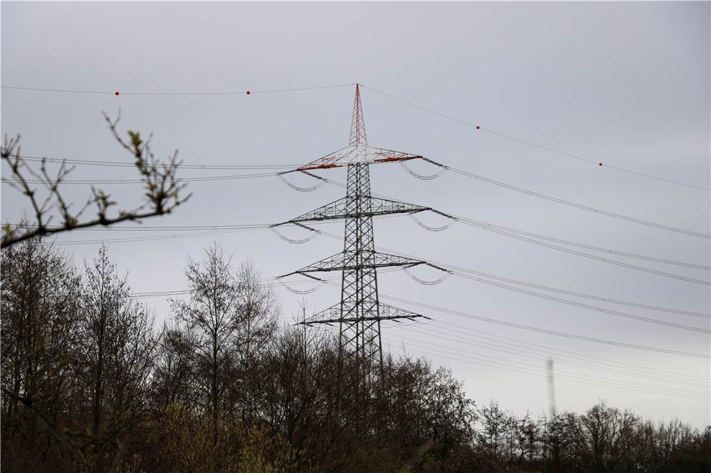 Maßnahmen in der Energiekrise: Wärmeorte, Beratung und Blackouts Laut Bundesnetzagentur hat Deutschland eines der zuverlässigsten Stromversorgungssysteme