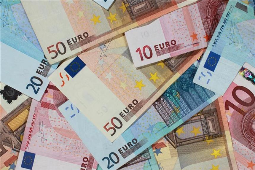 Union: Spielraum bleibt bei 45 Milliarden Euro Laut DIHK kann die künftige Regierung mit Steuermehreinnahmen von 30 Milliarden Euro rechnen. Foto: Jens Wolf/Illustration